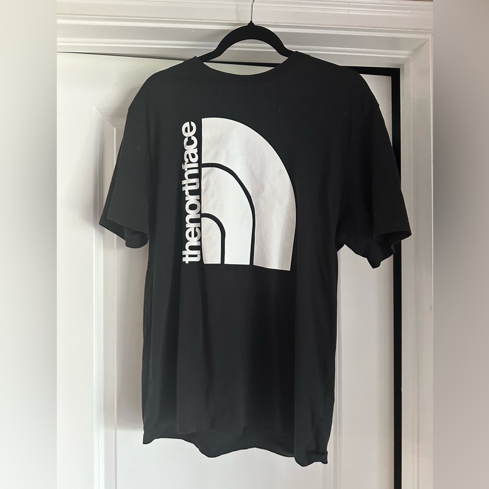 Large black Northface men’s shirt